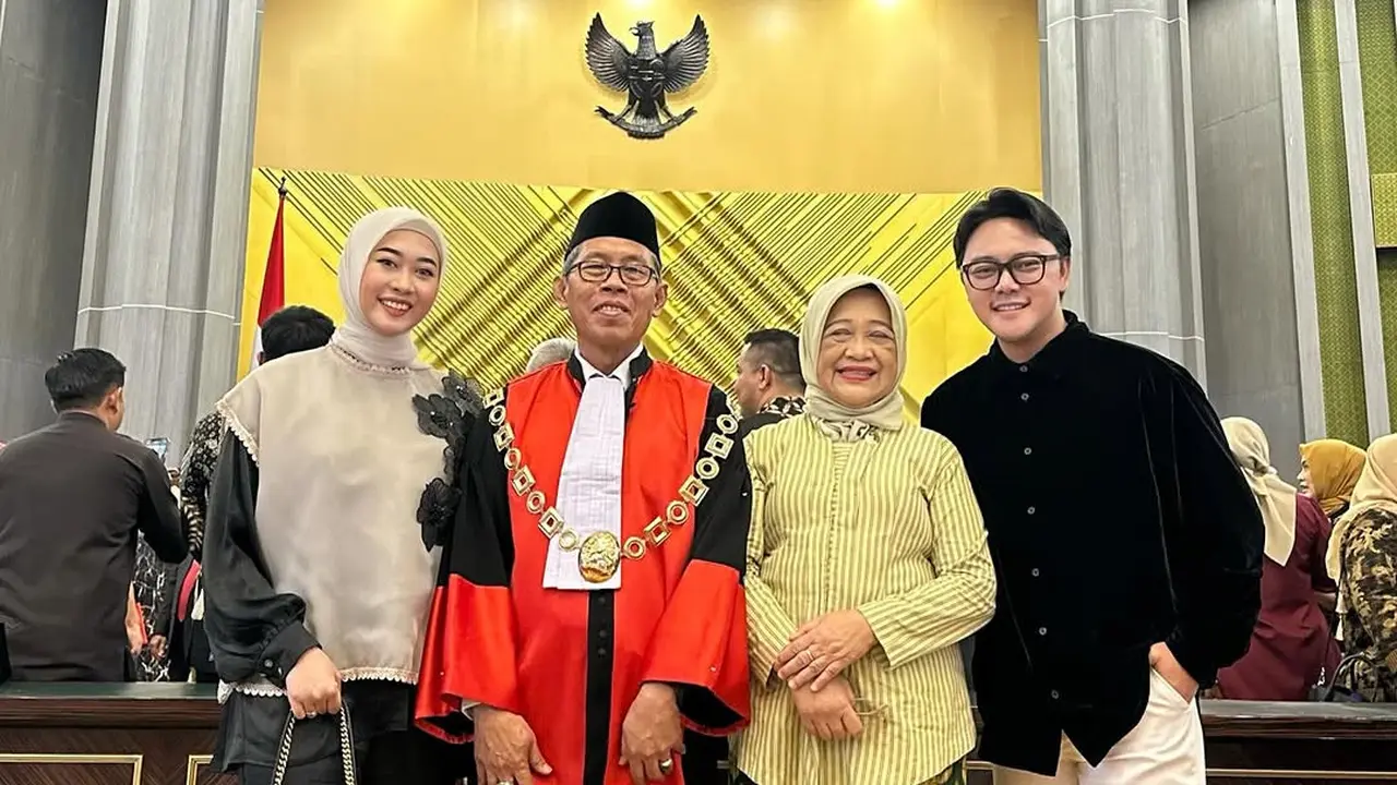 Danang dan Hemas Tunjukkan Dukungan di Pelantikan Ayah sebagai Ketua Pengadilan Tinggi Banten