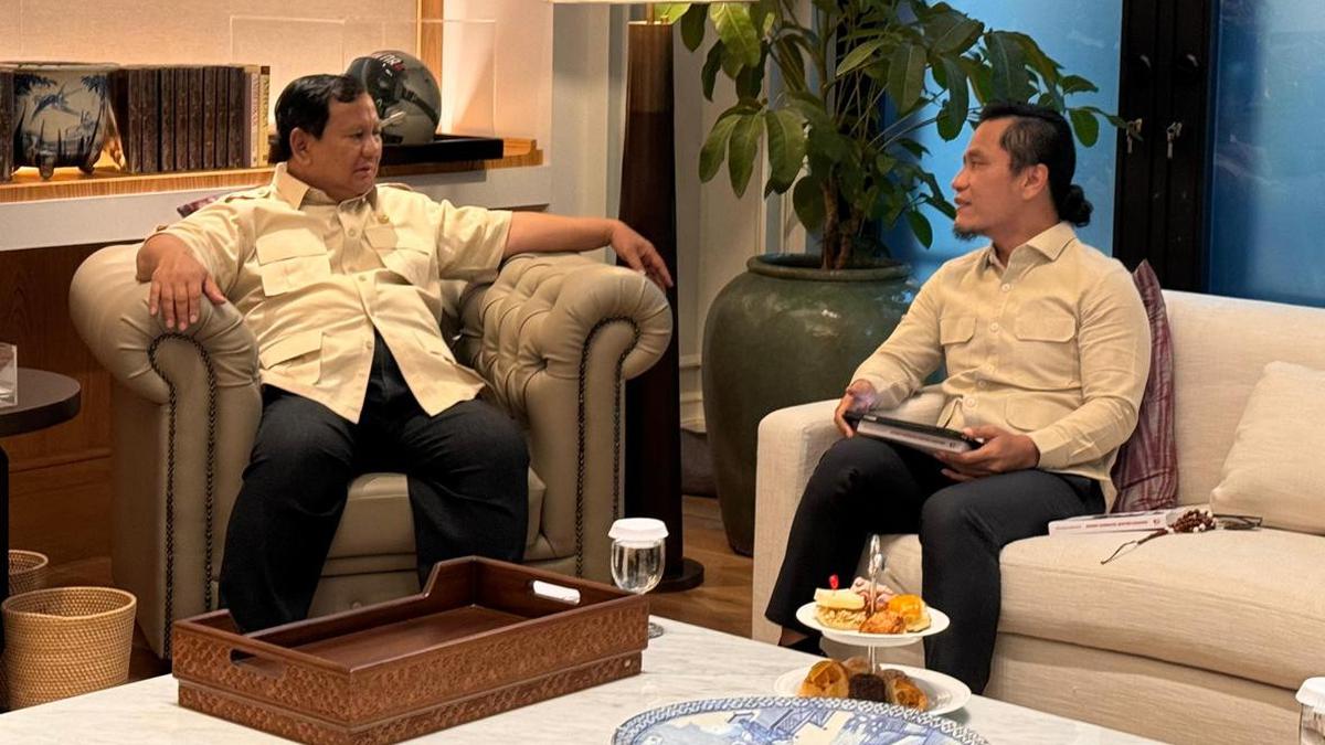 Bertemu Presiden Prabowo, Miftah Bahas Buku Soal Kebhinekaan