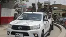 Pasukan khusus Taliban tiba di dalam Bandara Internasional Hamid Karzai setelah penarikan militer AS, di Kabul, Afghanistan, Selasa (31/8/2021).  Taliban menguasai penuh bandara internasional Kabul pada Selasa, setelah pesawat AS meninggalkannya landasan pacu. (AP Photo/Khwaja Tawfiq Sediqi)