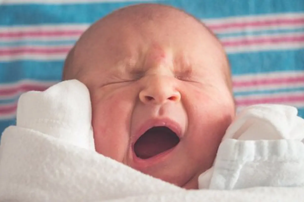 Tindik bayi/copyright Unsplash.com/Tim Bish