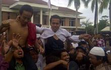 Pemotong bambu bebas, puluhan warga di Magelang cukur gundul