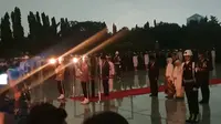 Presiden Joko Widodo memimpin apel renungan suci di TMP Kalibata dalam rangka HUT ke-74 RI. (Nanda Perdana Putra)