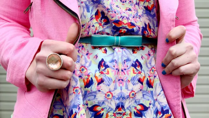 Anak Kekinian, Wajib Punya Fashion Item dengan Motif Abstrak