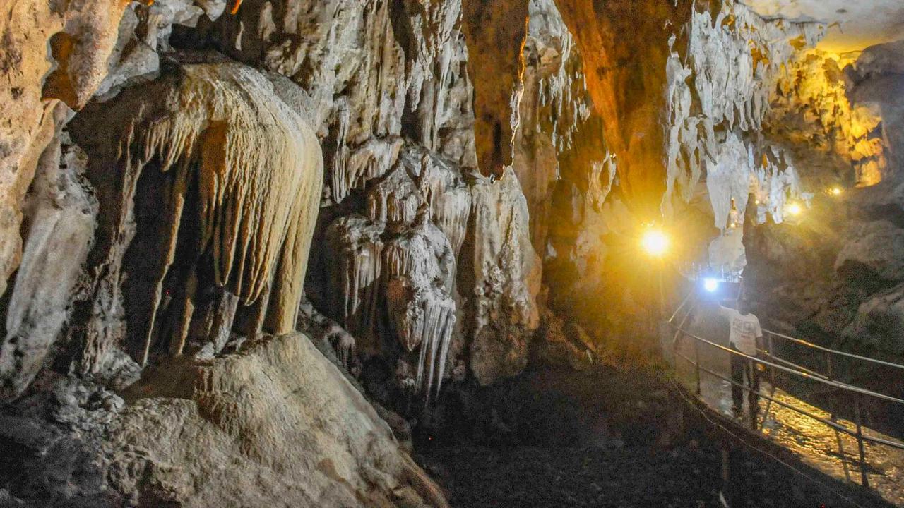 FOTO: Pesona Stalaktit dan Stalagmit Goa Lowo, Keajaiban Alam Trenggalek