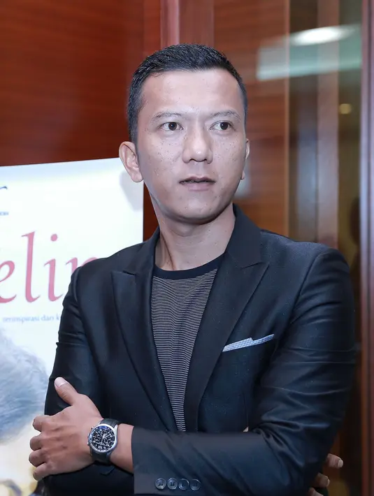 "Proses syutingnya menarik sekali untuk aku. Aku dipertemukan langsung oleh keluarganya, orang tua kandungnya Angeline dan kita banyak ngobrol. Setelah menjadi skenario itu menjadi hal yang sangat menarik," tutur Teuku Rifnu. (Galih W. Satria/Bintang.com)