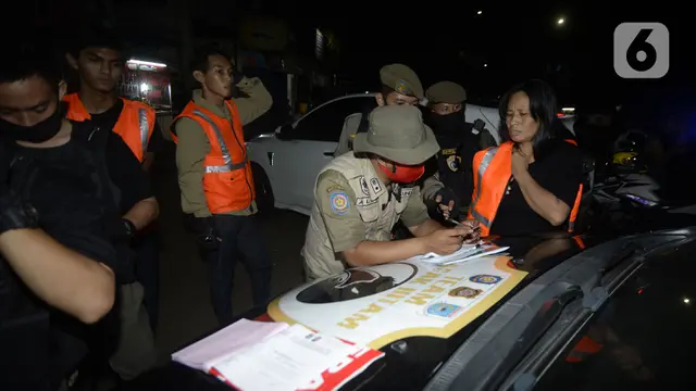 FOTO: Sanksi Sosial Pelanggar Operasi Yustisi di Tangerang Selatan