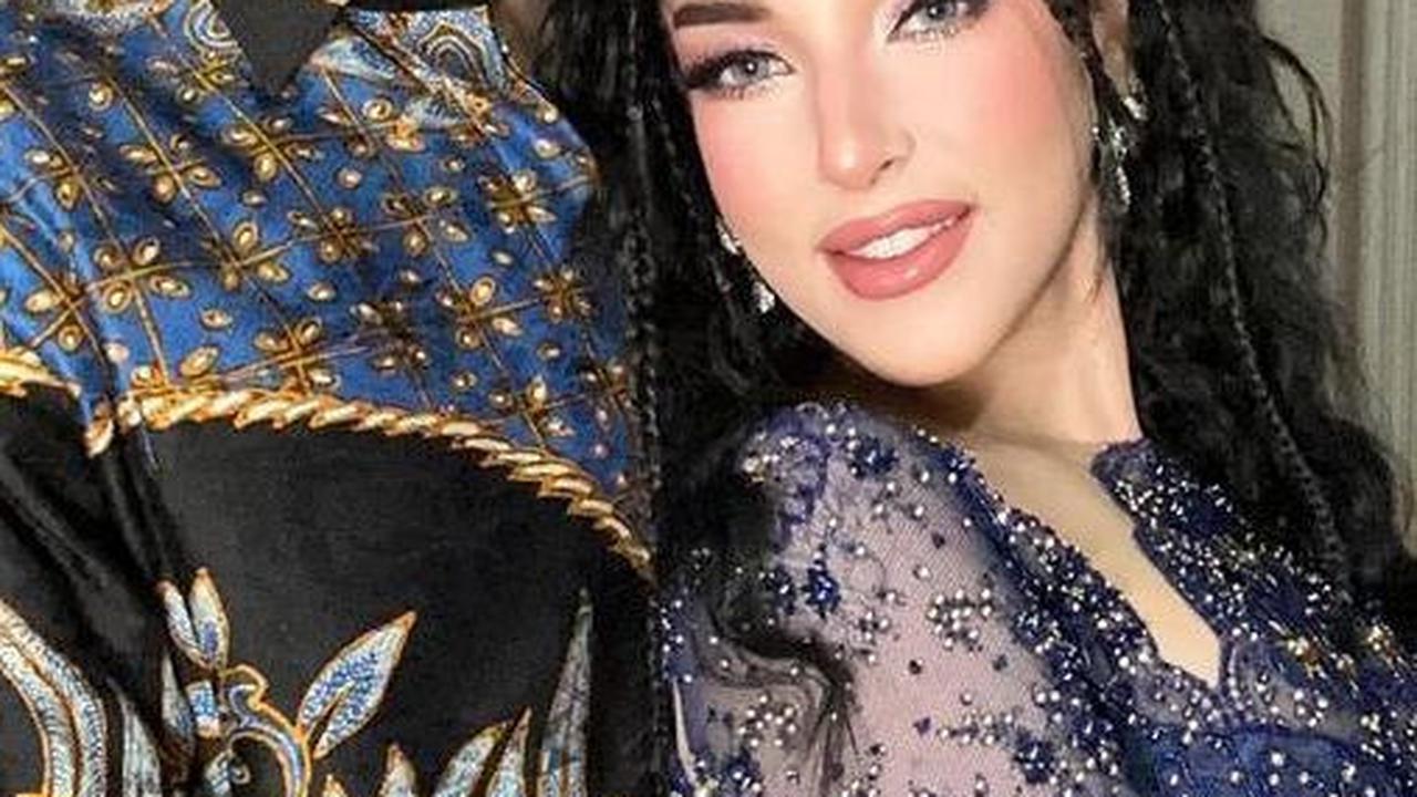 Tasya Hadir Bersama sang Suami