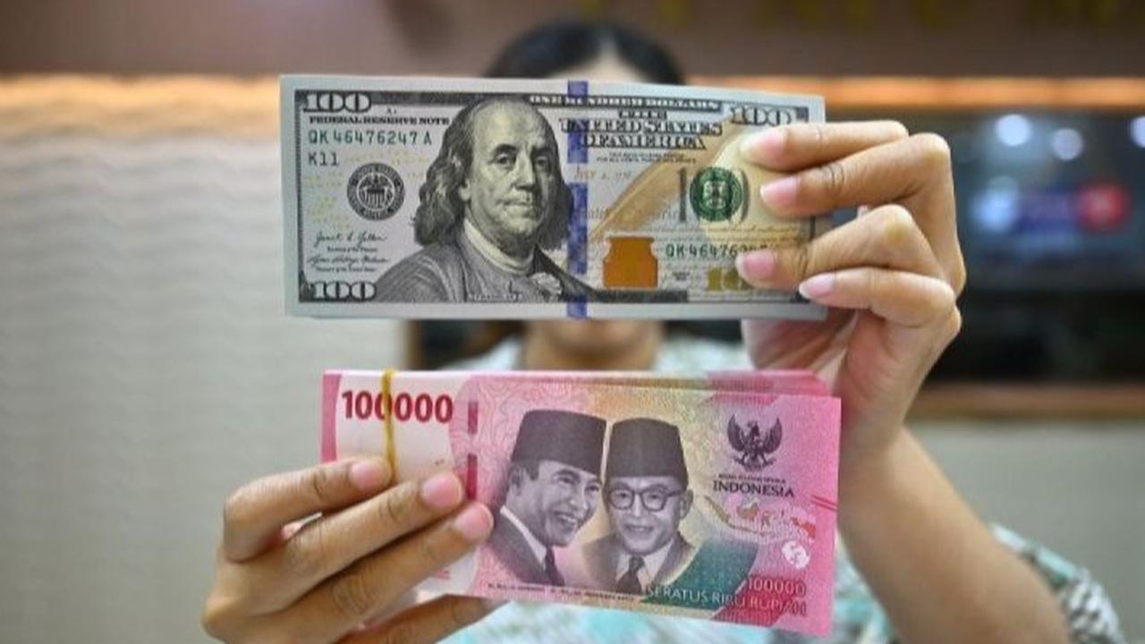 Rupiah Makin Tertekan, Nyaris Rp17.000 Per Dolar Amerika