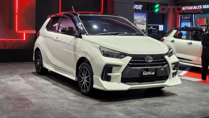 Toyota Agya GR Sport juga tampil di ajang IIMS 2023 yang bertempat di JIExpo Kemayoran, Jakarta Pusat.  Mobil ini hadir secara eksklusif karena baru muncul pada hari pertama, yakni 16 Februari 2023. Berbeda dengan peluncurannya, pada IIMS 2023 New Toyota Agya GR Sport hadir dengan warna putih yang juga menjadi hero color divisi GR Sport Toyota. .  berwarna merah.