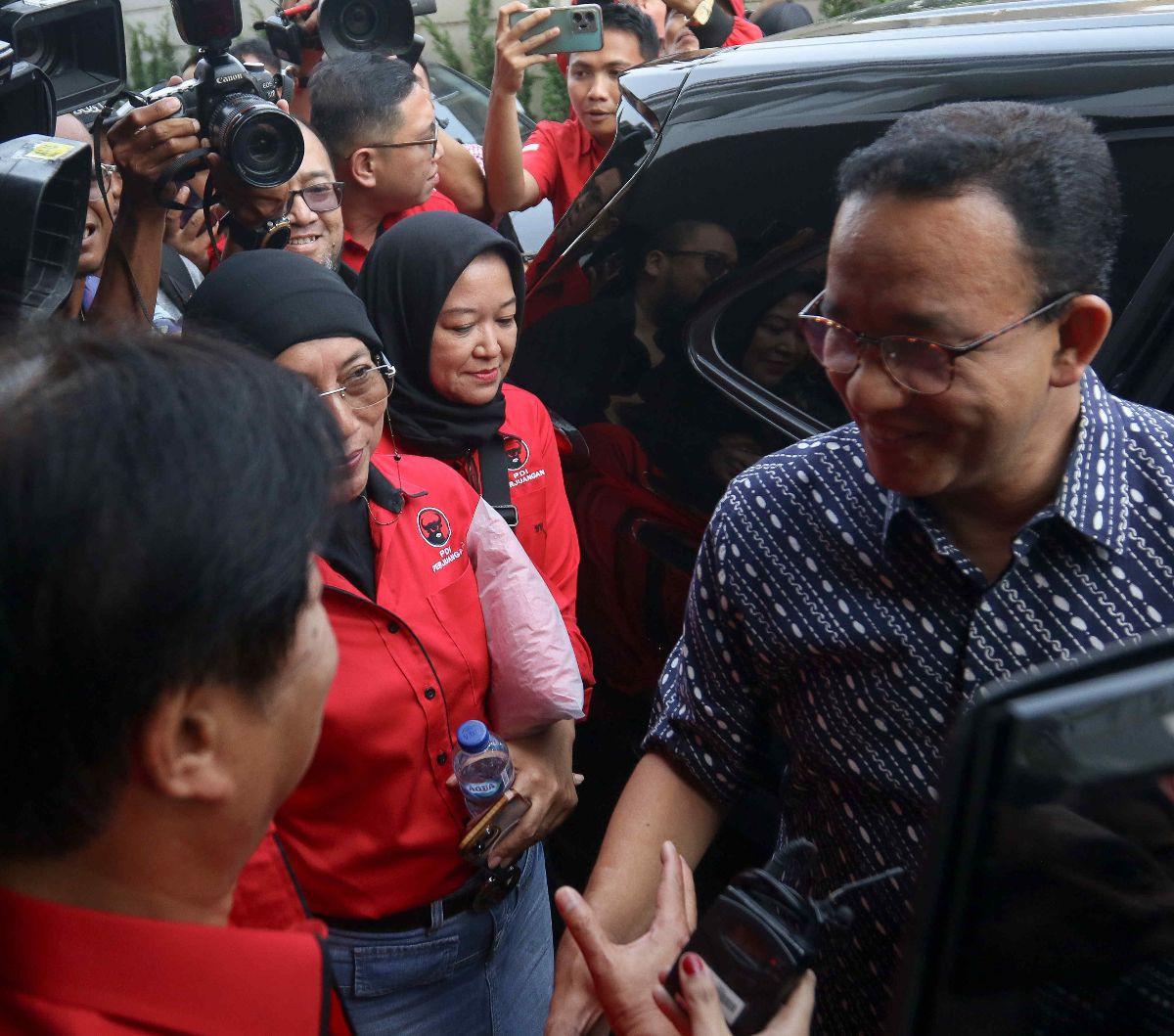 Mantan Gubernur DKI Jakarta, Anies Baswedan menyambangi Kantor DPD PDIP DKI Jakarta di Cakung, Jakarta Timur, Sabtu (24/8/2024). Kunjungan Anies Baswedan ke markas DPD PDIP ini dilakukan untuk membicarakan Pilkada Jakarta 2024. Foto: Liputan6.com/Herman Z