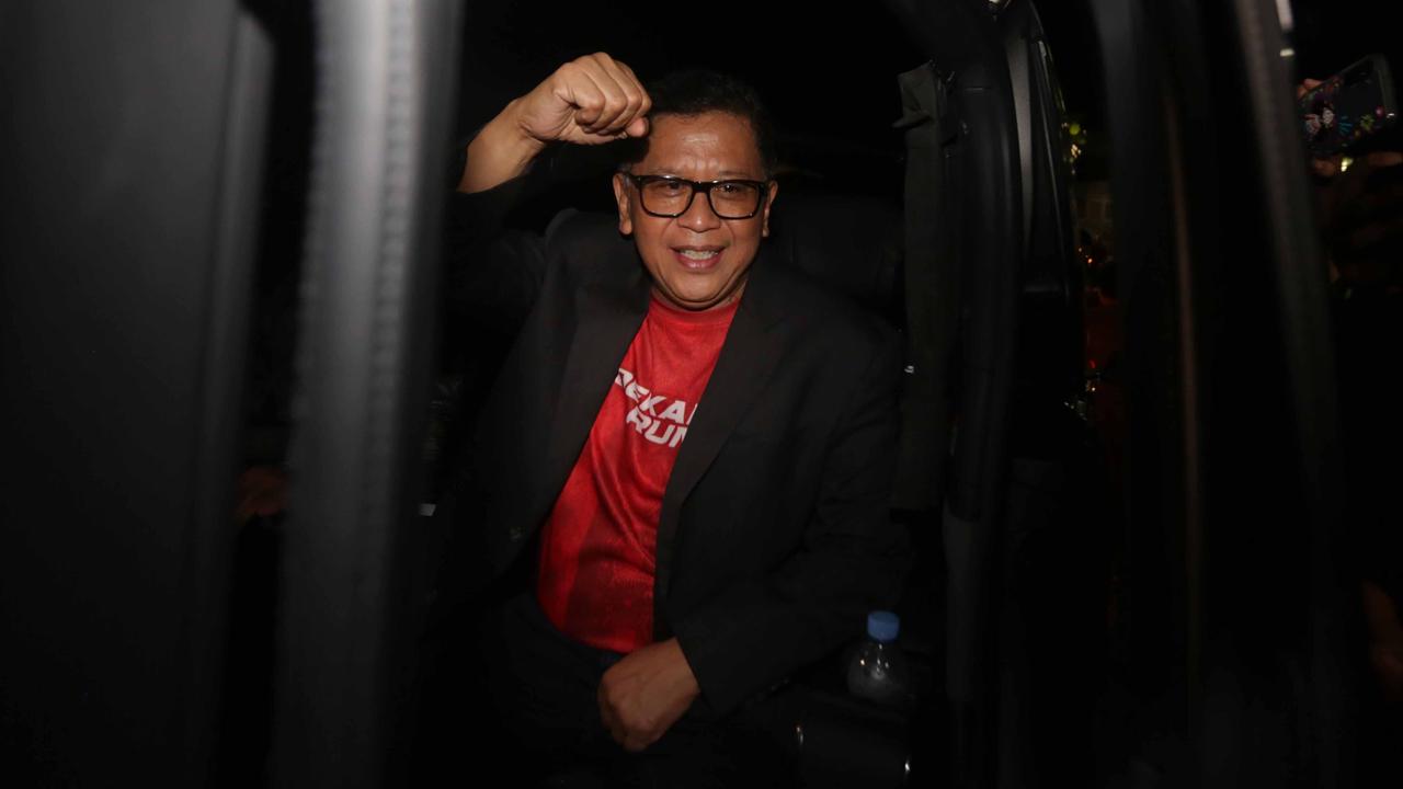 FOTO: Bebas Lewat Amnesti, Hasto Kristiyanto Resmi  Keluar dari Rutan KPK