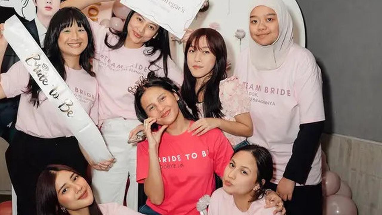 6 Potret Bahagia Bridal Shower Yunita Siregar, Dapat Kejutan 'Jin BTS' dari Para Sahabat