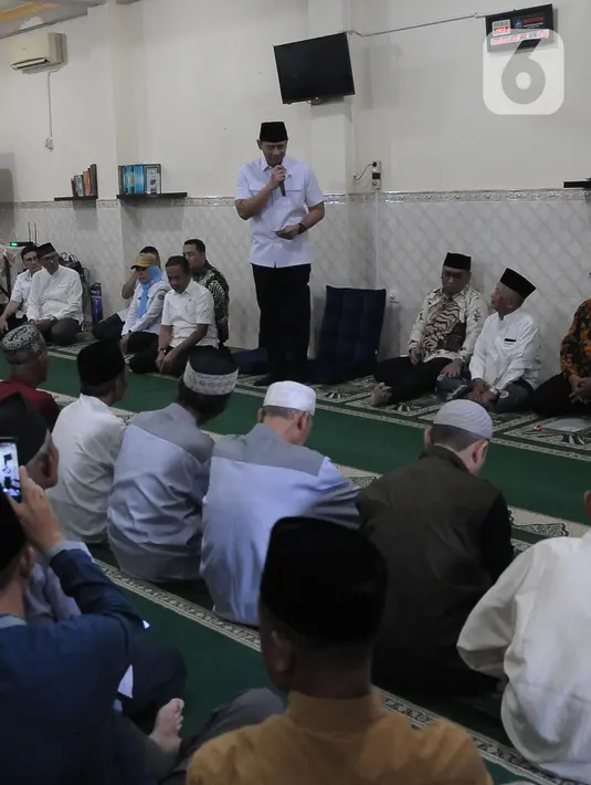 Penyerahan sertifikat waqaf ini merupakan salah satu program pemerintah untuk melayani warganya. (merdeka.com/Imam Buhori)