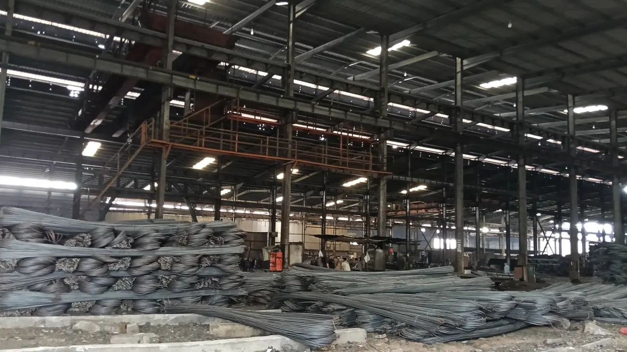 Menteri Keuangan Purbaya Yudhi Sadewa inspeksi dadakan (sidak) terhadap perusahaan dan pabrik baja yang berlokasi di kawasan industri Cikupa. (Foto: Liputan6.com/Maulandy R)