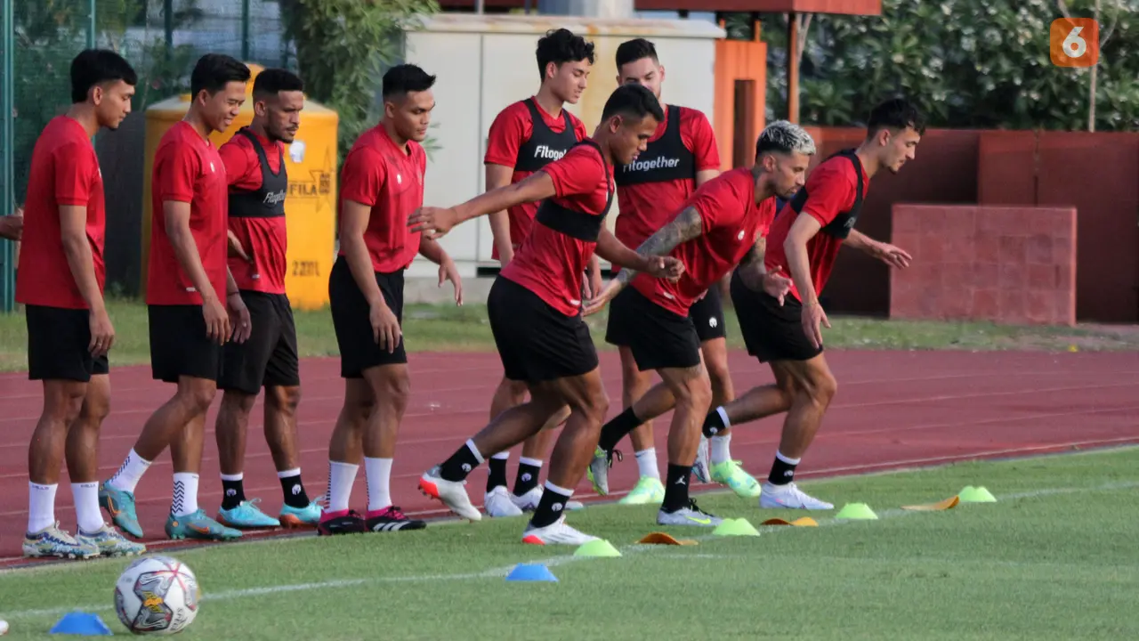 Foto: Skuad Timnas Indonesia Semakin Lengkap pada Hari Kedua Latihan, Marc Klok hingga Lilipaly Merapat ke Surabaya