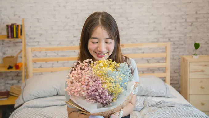 perempuan dan bahagia bersyukur