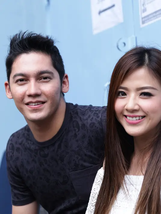 "Kami mau garden party, yang jelas warnanya ada hitam putih dan abu-abu," tandas Franda. (Andy Masela/Bintang.com)