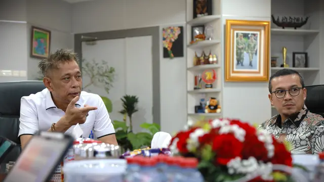 Sekolah Rakyat Segera Dibangun, Bupati Mamuju Tengah Serahkan Sertifikat Lahan ke Kemensos