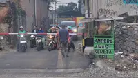 KAI Pasang Palang Pintu Sementara di Perlintasan Jalan Ampera Bekasi Timur