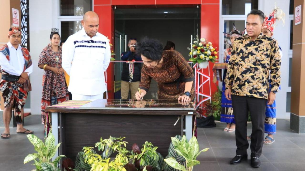 Viktor Laiskodat menambahkan, dahulu provinsi NTT memiliki ternak sapi yang banyak.