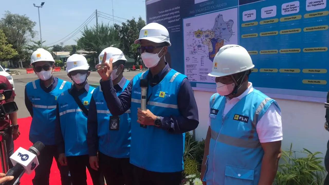 Foto Direktur Utama PT PLN (Persero) Darmawan Prasodjo