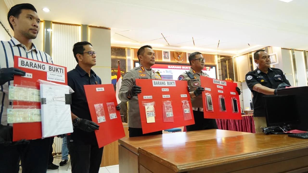 Terbongkar, SIM B1 Palsu Milik Sopir Bus Cahaya Trans Kecelakaan di Exit Tol Krapyak Bikin Seharga Rp1,3 Juta