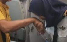 Momen Haru Seorang Ayah Naik Pesawat yang Dipiloti Anaknya Sendiri, Ternyata Ada Kisah Mengharukan di Baliknya