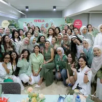 Fimelahood mencoba Do.Skin bersama Donna Agnesia dan Soraya Hylmi. [Fimela/Daniel Kampua]