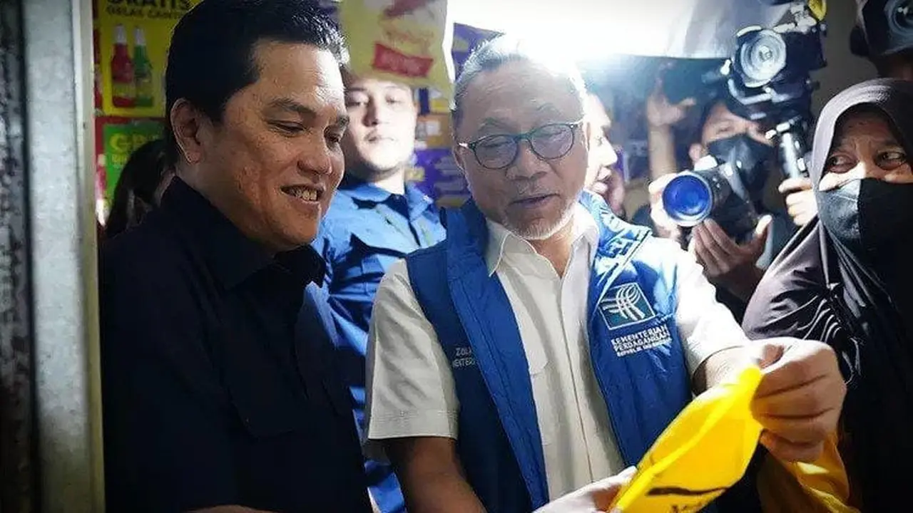 Menteri Perdagangan Zulkifli Hasan bersama Menteri BUMN Erick Thohir.