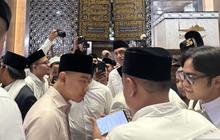 Gibran Salat Idul Fitri di Istiqlal, Sempatkan Swafoto dan Berbincang dengan Warga