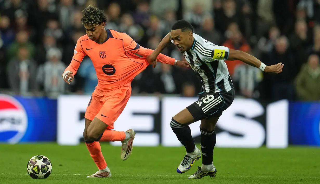Barcelona hampir kalah dari tuan rumah Newcastle saat gol dari Harvey Barnes pada menit ke-86 bertahan hingga laga melewati 90 menit waktu normal. (AP Photo/Jon Super)