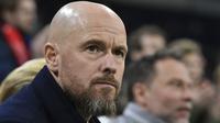Erik Ten Hag rencananya akan mengambil alih Setan Merah dari manajer interim Ralf Rangnick pada musim panas depan. Pelatih 52 tahun tersebut diketahui mendapatakan kontrak berdurasi empat tahun oleh MU. Berikut 5 pemain belanda yang bisa saja dibawa olehnya ke Old Trafford. (AFP/John Thys)