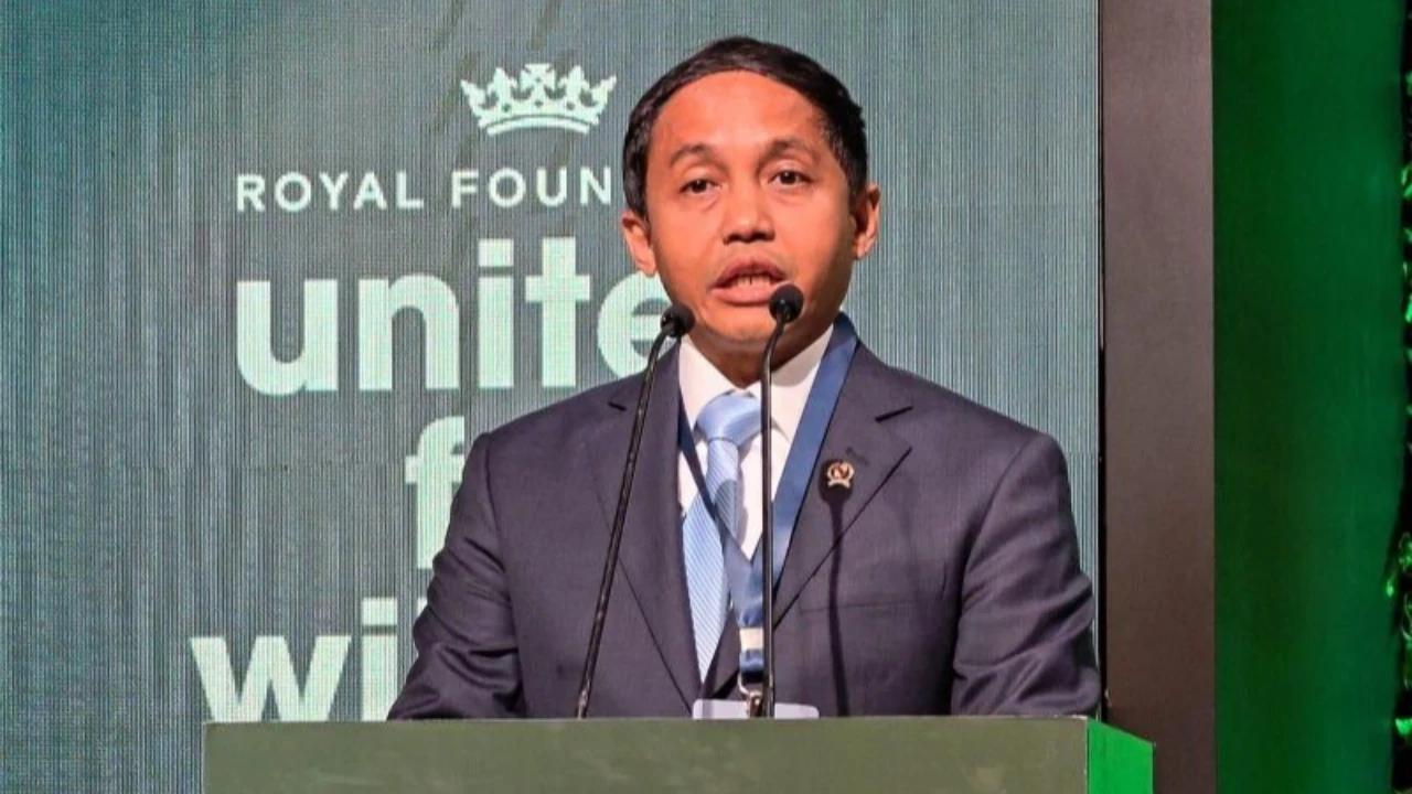 VIDEO: Menteri Raja Nyender, Disemprot Komisi IV Singgung Mundur Usai Banjir Sumatera "Bajingan!"