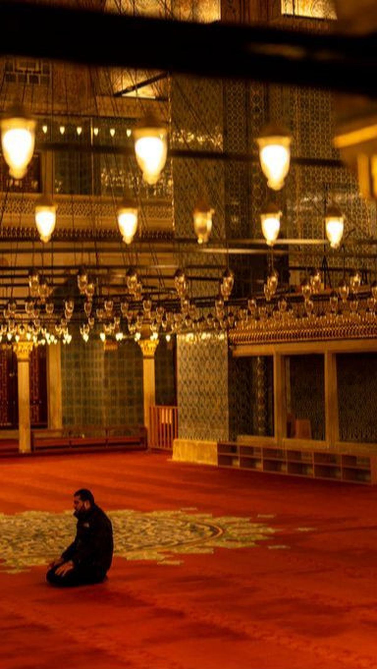 Bacaan Niat Sholat Malam Lailatul Qadar<br>