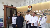 Ketua KPU Kabupaten Tangerang Muhammad Umar dalam jumpa pers, Selasa (11/6/2024). (Liputan6.com/Pramita Tristiawati).