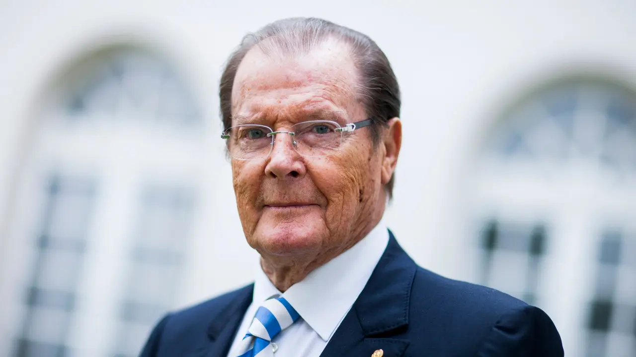 [Bintang] Roger Moore Ingin Kembali Main di Film James Bond
