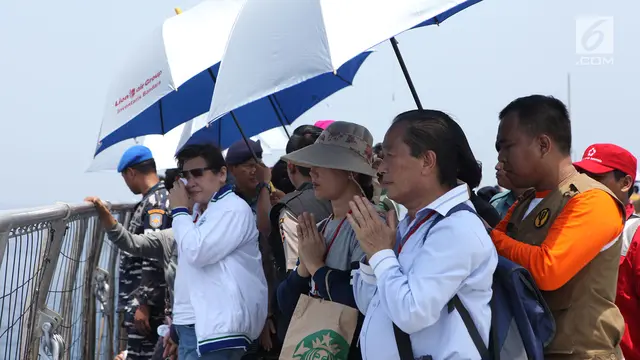 Keluarga Korban Lion Air JT 610 Doa Bersama