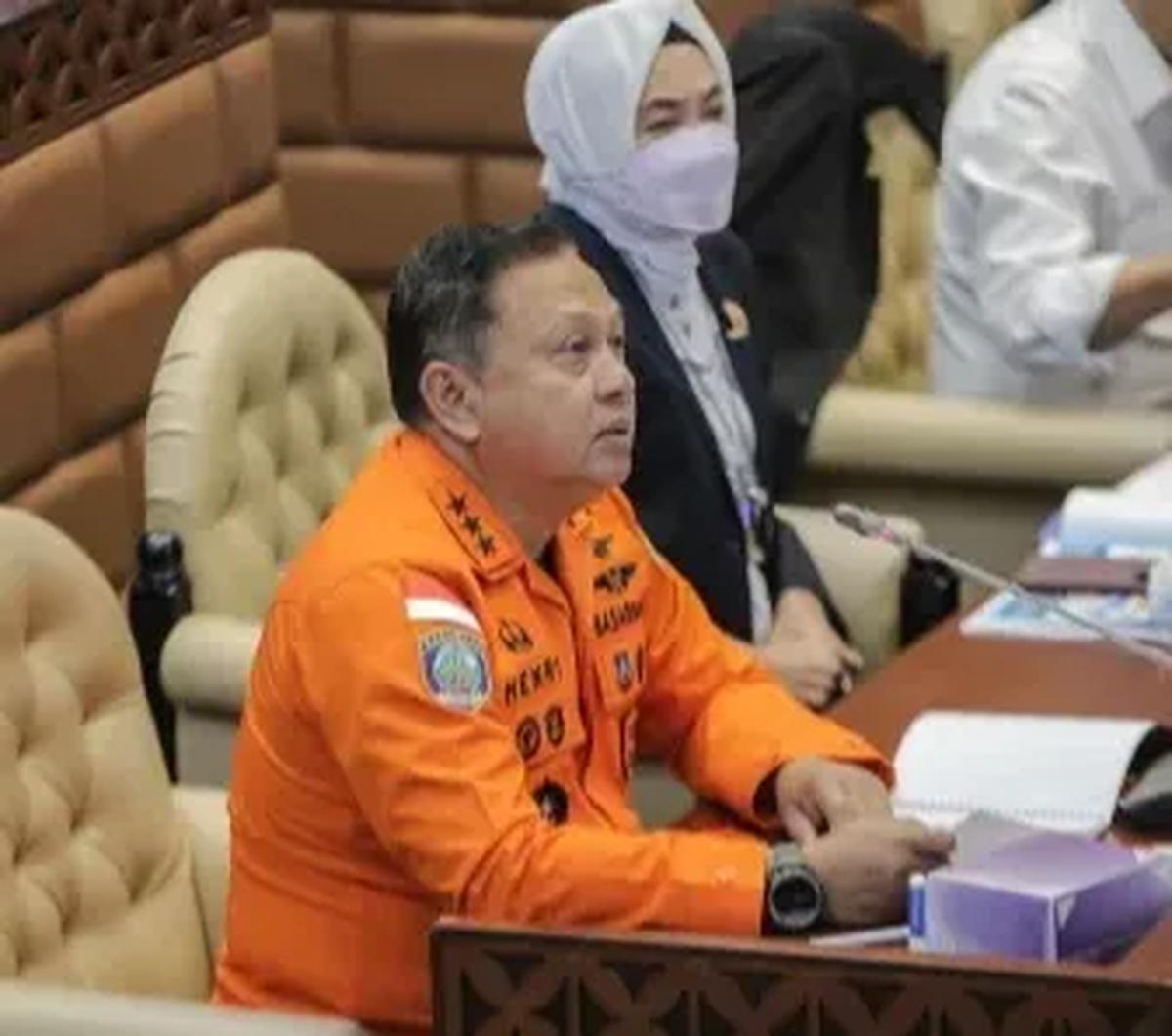 Diketahui, Marsdya Henri Alfiandi diduga menerima suap sebesar Rp88,3 miliar. Wakil Kepala KPK Alexander Marwata, menyebut uang itu diterima Henri dari salah satu tersangka yang dimenangkan tendernya.