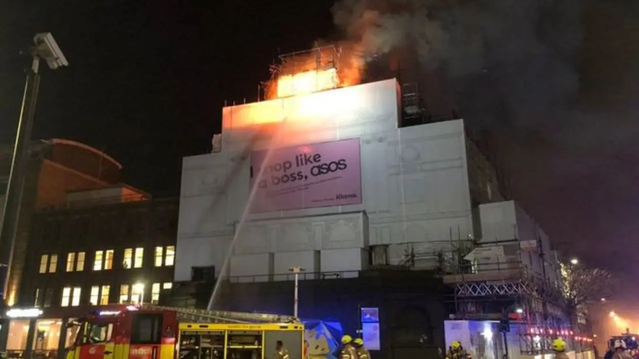 Kebakaran di Koko / Teater Camden