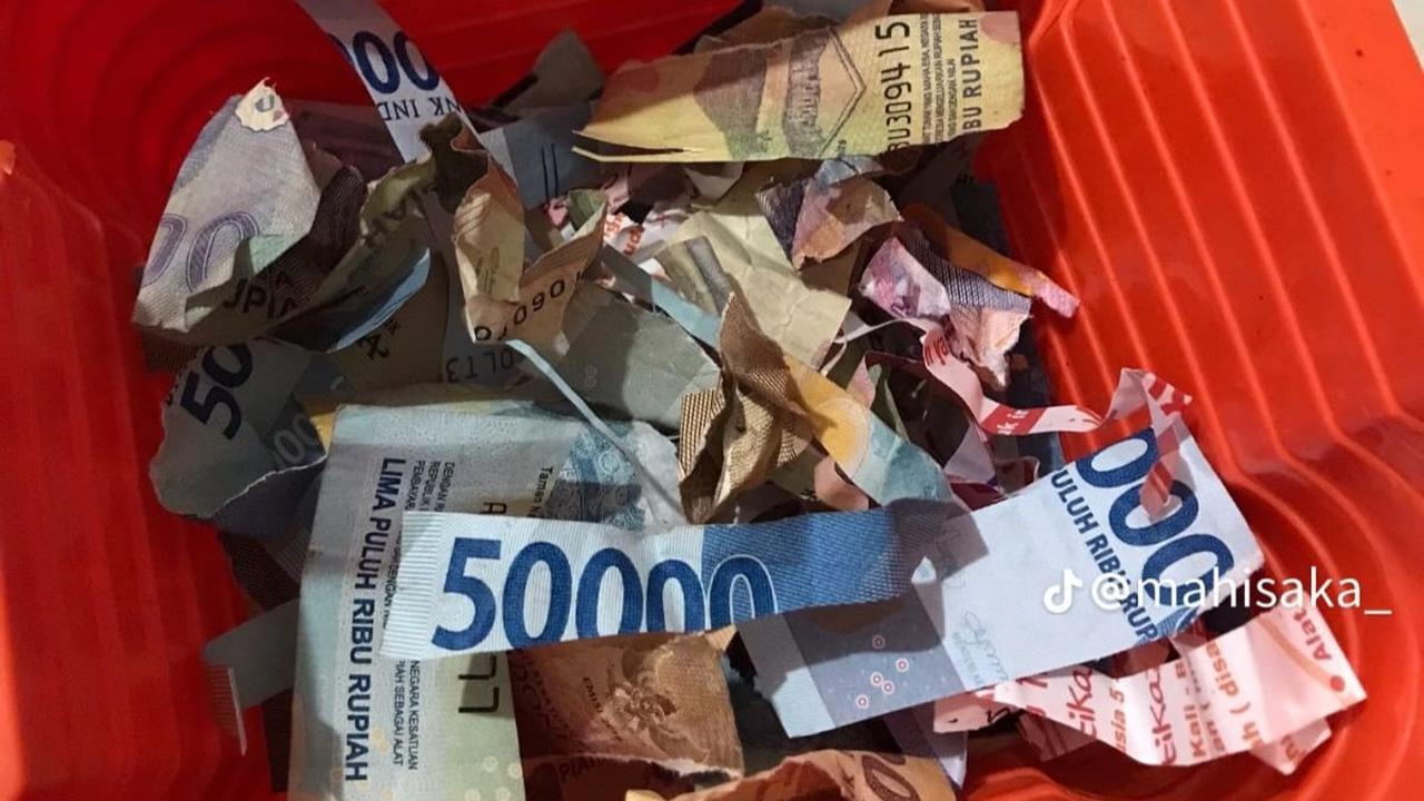 "Uang belanja sebulan ini abis sampai nggak bersisa, info kerja sampingan gaes," tulis @mahisaka_ dikutip Selasa (26/12). <br>