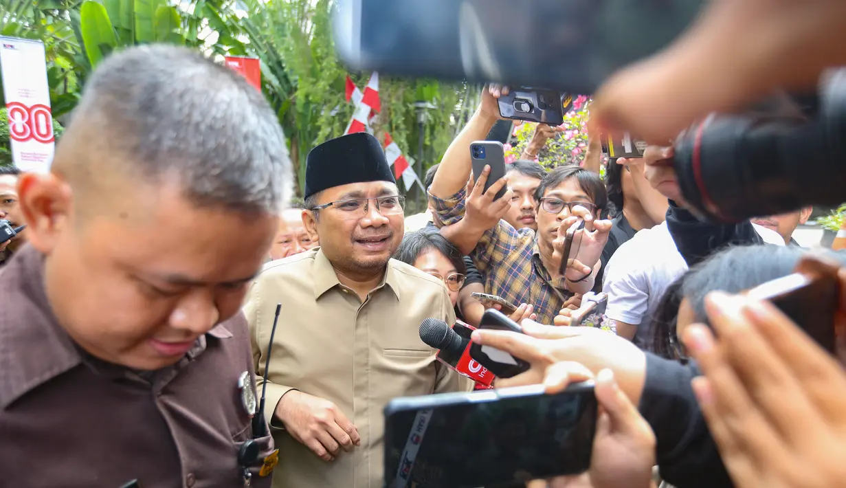 Yaqut Cholil Qoumas datang memenuhi panggilan tim penyidik Pemberantasan Korupsi (KPK), Jakarta, Kamis (7/8/2025). (merdeka.com/Arie Basuki)