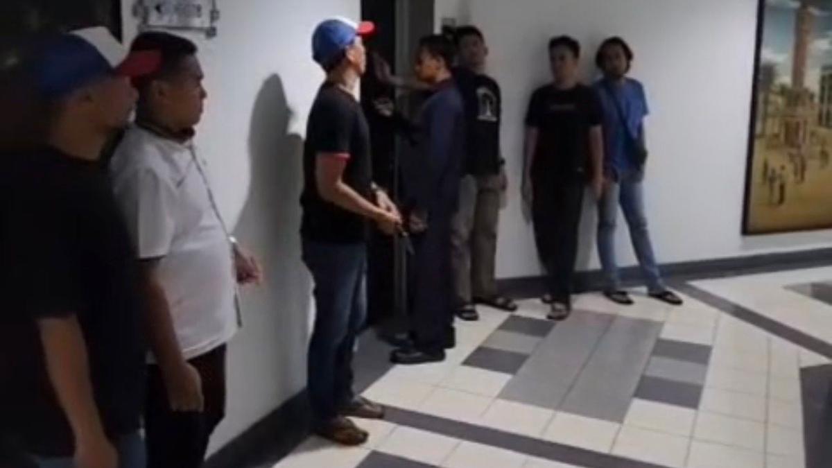 Detik-detik Penggerebekan Pelaku Begal Damkar di Jakut, Ditangkap Saat Asyik Pesta Narkoba