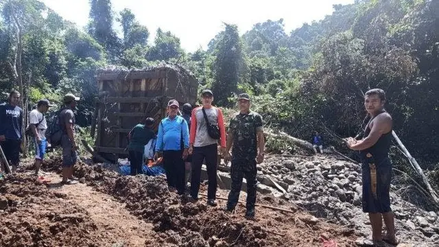 Peti di Hutan Adat Guguk