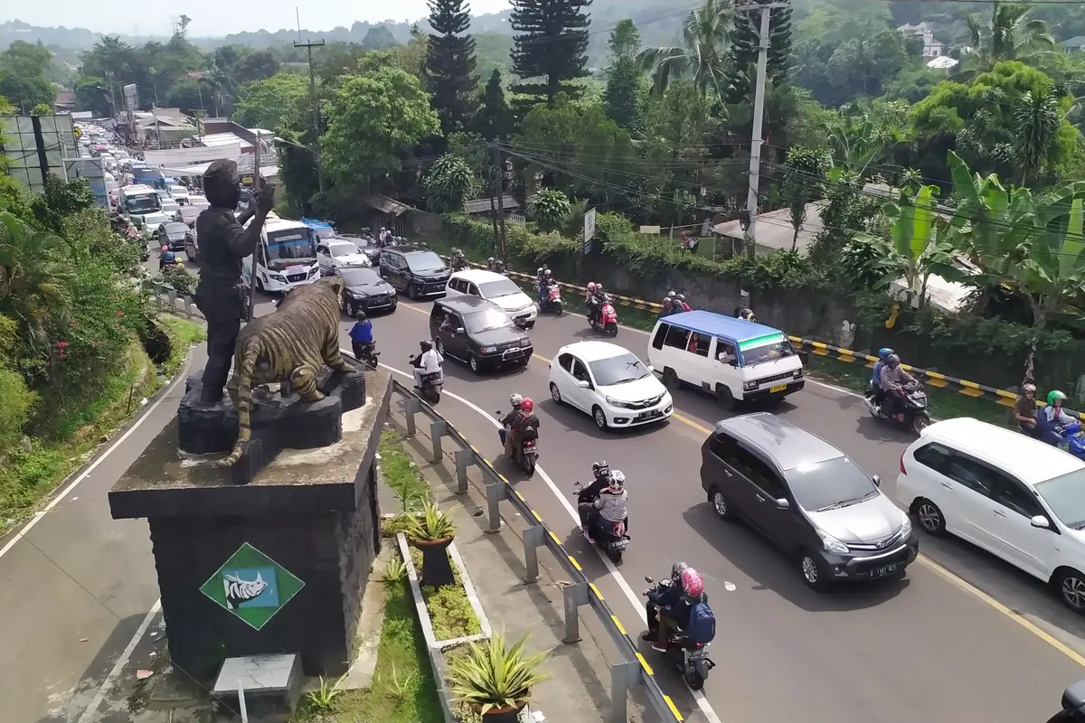 Jalur Puncak. LIputan6.com/Achmad Sudarno