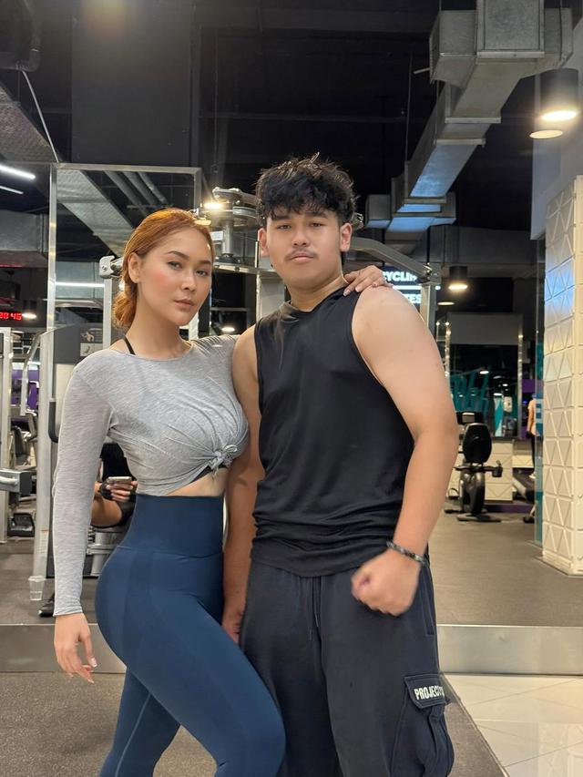 6 Potret Inul Daratista dan Ivander yang beda usia 30 tahun, anak beranjak dewasa disebut brondong