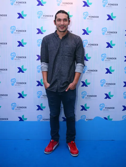 Selain menggarap film anak-anak, pemeran dalamm film Sabtu Bersama Bapak itu juga tengah menyiapkan film keluarga. Namun, ia masih merahasiakan membocorkan judul, cerita dan pemerannya. (Nurwahyunan/Bintang.com)