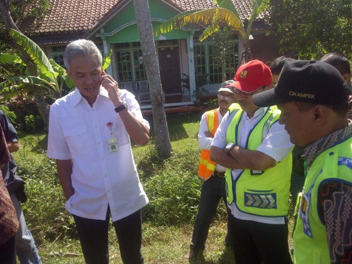 Kemarahan Ganjar temui jalan rusak di lingkar selatan Jateng