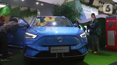 Mobil listrik MG ZS EV dipamerkan pada pameran otomotif Gaikindo Indonesia International Auto Show (GIIAS) 2023 di ICE BSD, Tangerang, Banten, Kamis (10/8/2023). (Liputan6.com/Angga Yuniar)