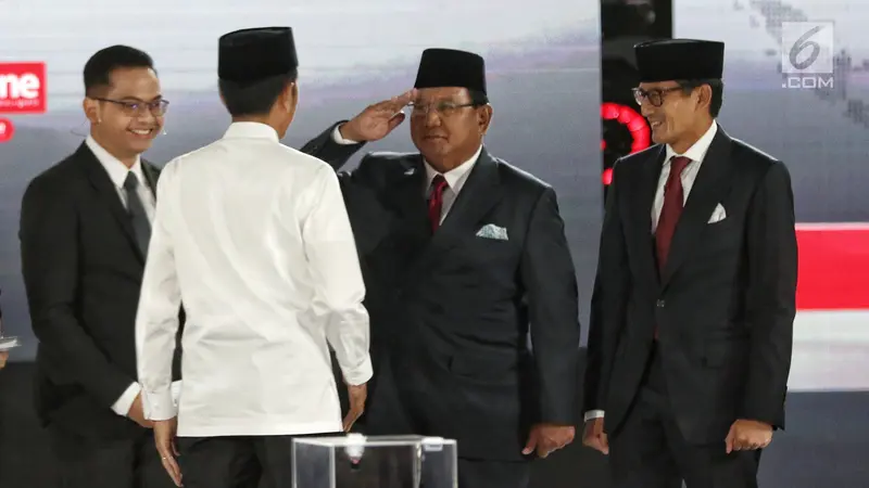 Awali Debat Kelima Pilpres 2019, Prabowo Beri Hormat Kepada Jokowi