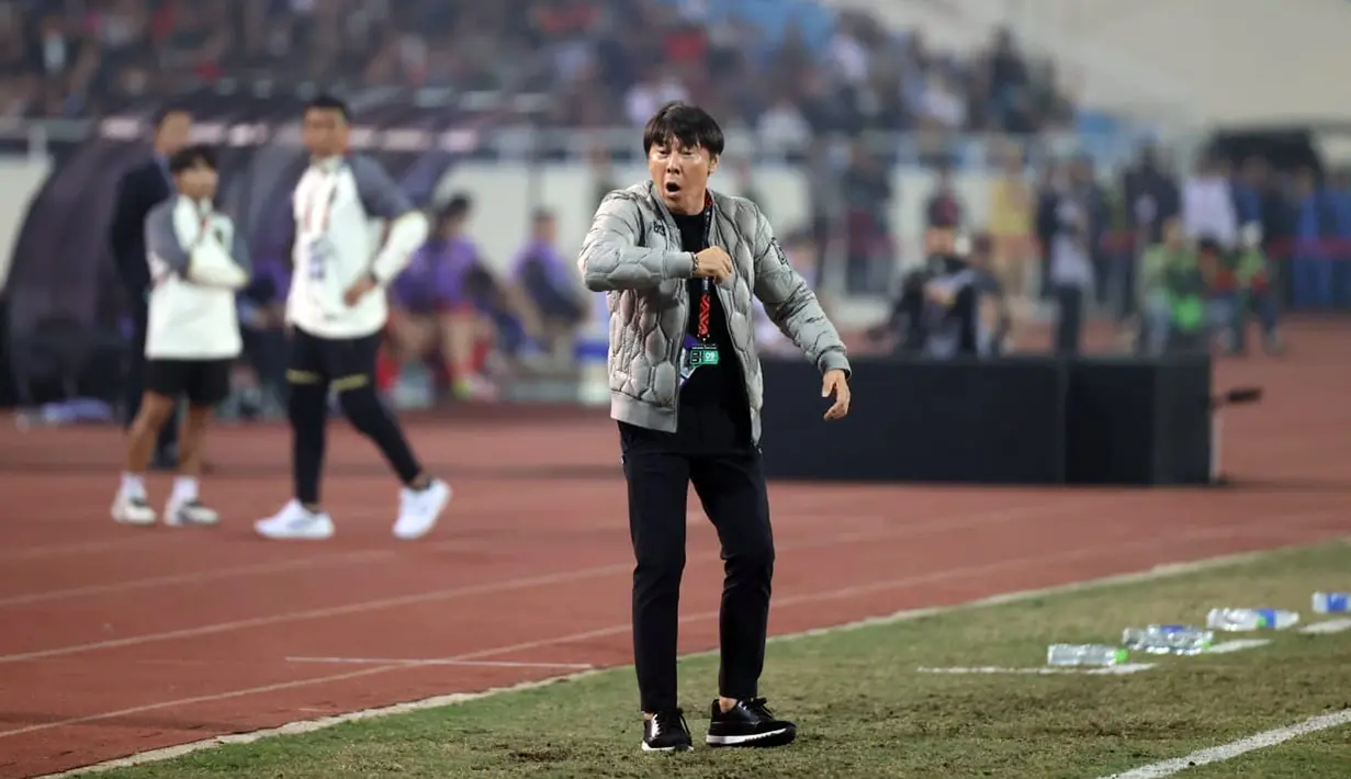 Pemain Timnas Indonesia Shin Tae Yong bereaksi saat melawan Timnas Vietnam pada pertandingan leg kedua babak semifinal Piala AFF 2022 di My Dinh Stadium, Vietnam, Senin (9/1/2023). Indonesia kalah 0-2 dari Vietnam. (Dok. PSSI)